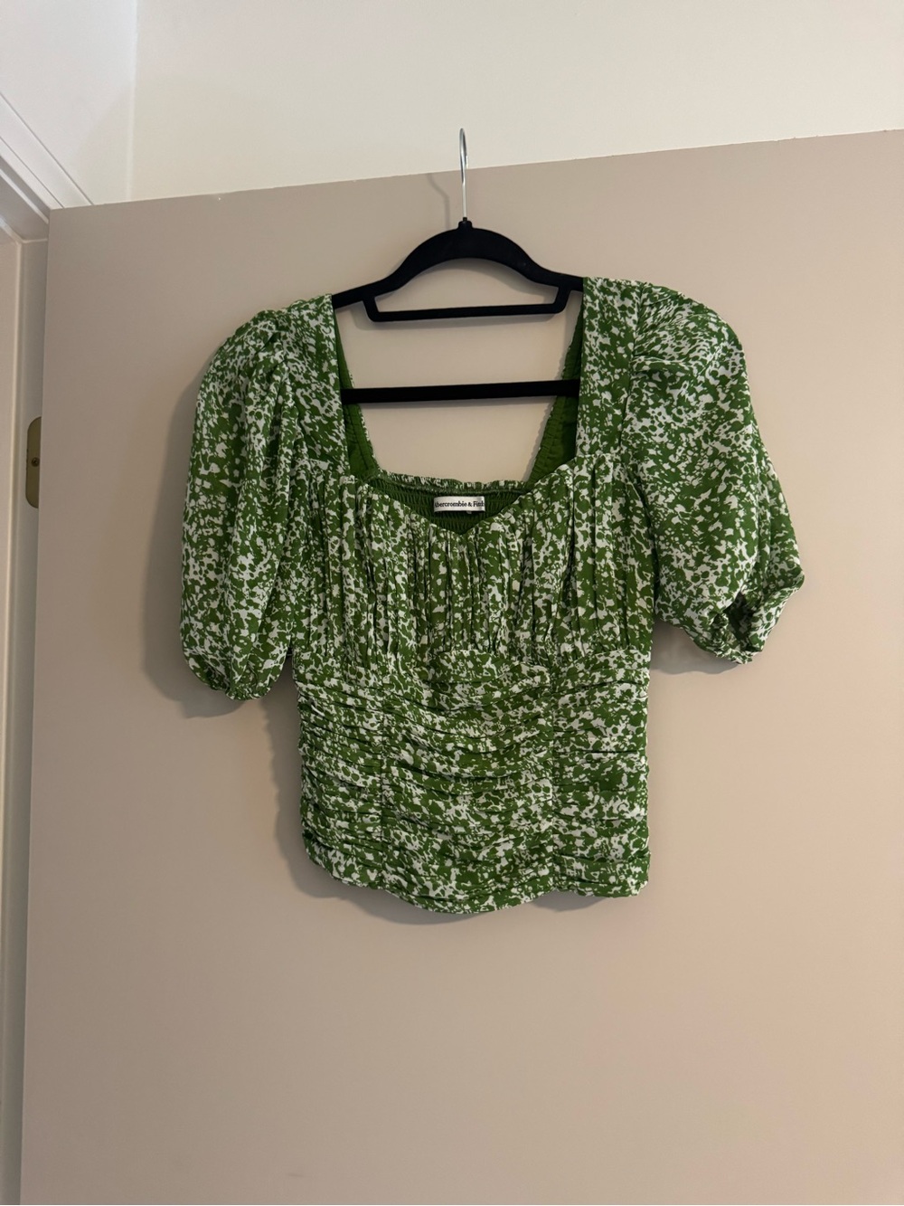 Abercrombie & Fitch Green and White Floral Puff-Sleeve Blouse